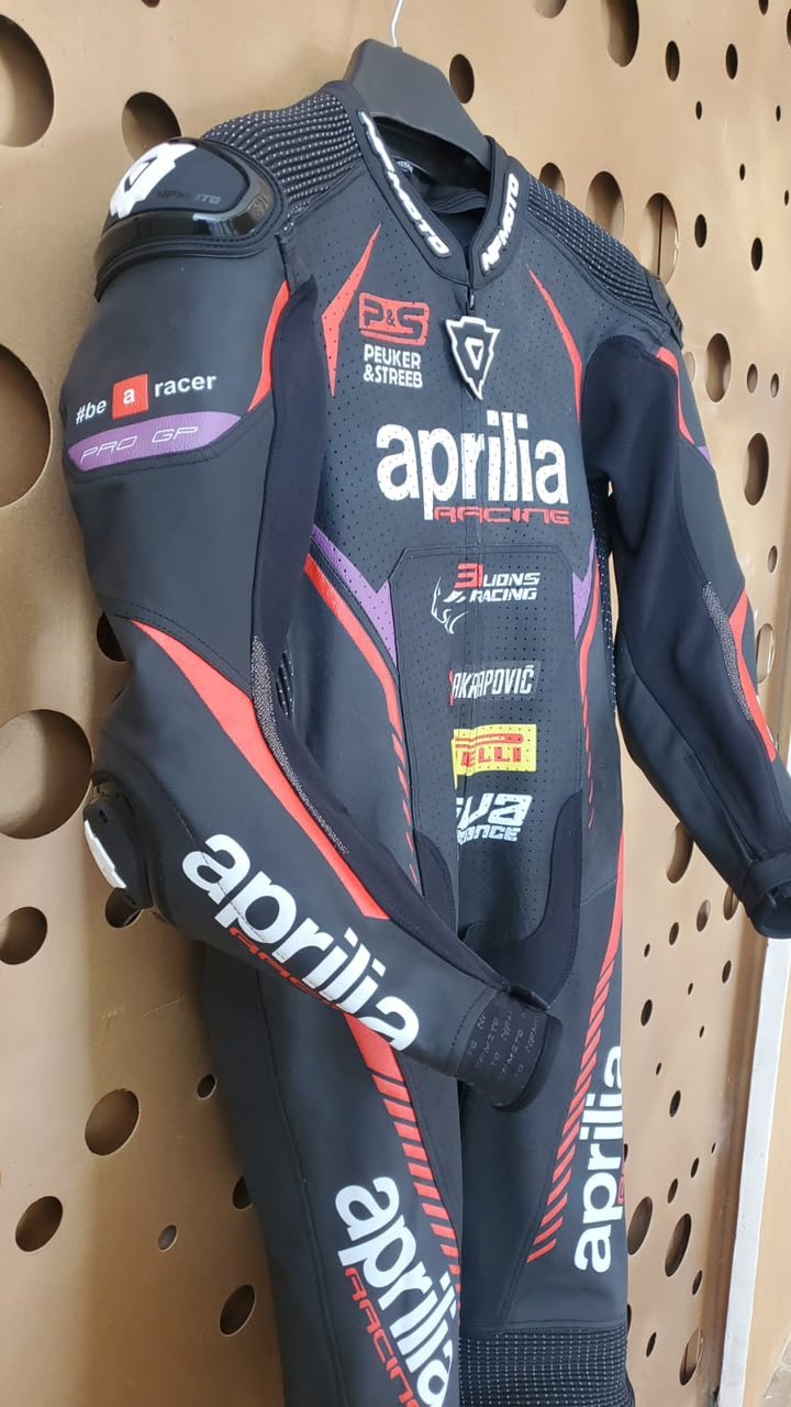 NFmoto custom leather race suit, detail view