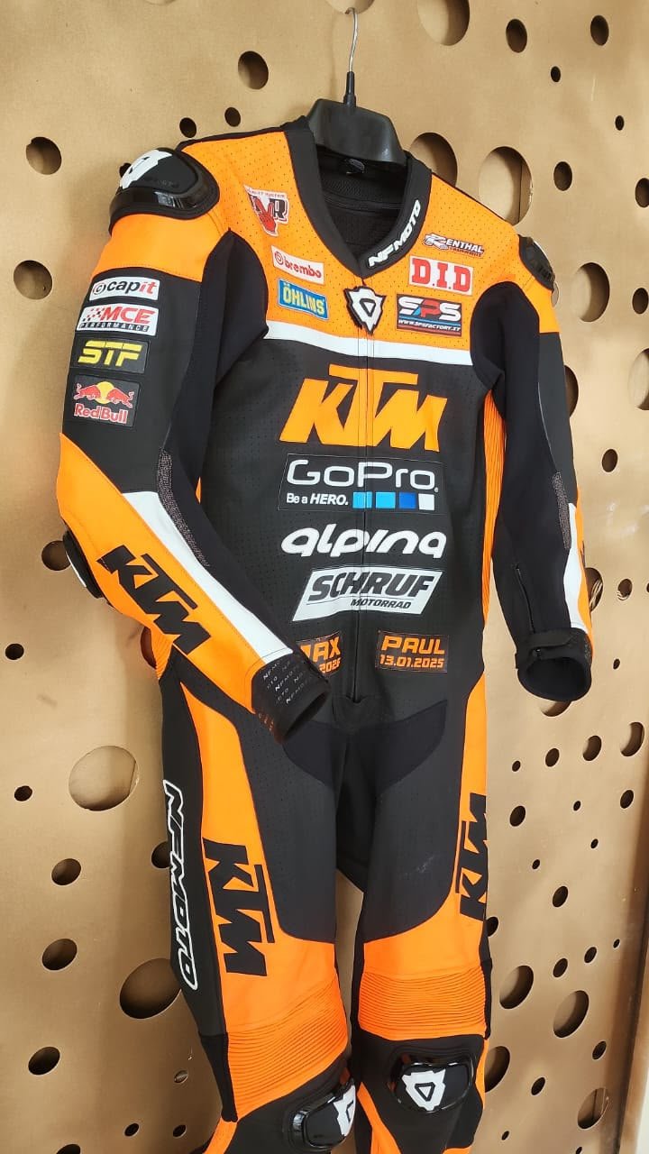 NFmoto custom leather race suit, detail view